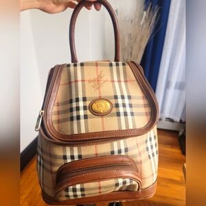 Vintage Burberry backpack 💕FIRM PRICE